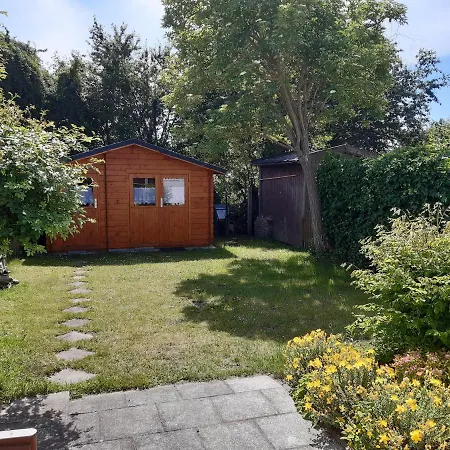 펜션 Ferienhaeuschen Kuestenwald Bei Warnemuende, Eigener Garten, Terrasse Mit Strandkorb, 400m Zum *