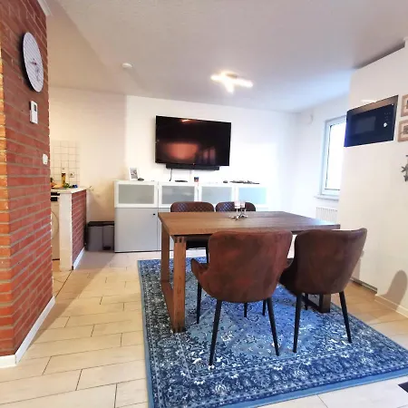 펜션 Ferienhaeuschen Kuestenwald Bei Warnemuende, Eigener Garten, Terrasse Mit Strandkorb, 400m Zum 디에트리히사겐