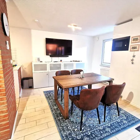 Ferienhaeuschen Kuestenwald Bei Warnemuende, Eigener Garten, Terrasse Mit Strandkorb, 400m Zum 펜션 *