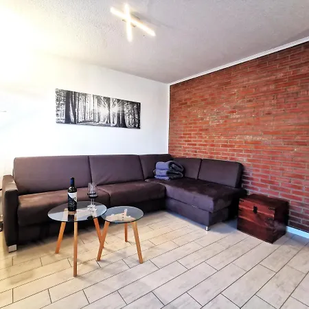 Ferienhaeuschen Kuestenwald Bei Warnemuende, Eigener Garten, Terrasse Mit Strandkorb, 400m Zum 디에트리히사겐