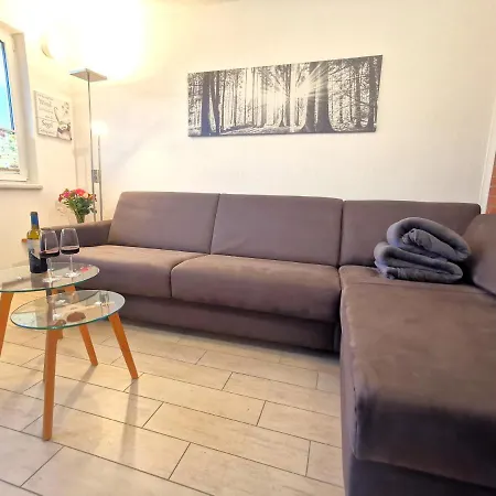 Ferienhaeuschen Kuestenwald Bei Warnemuende, Eigener Garten, Terrasse Mit Strandkorb, 400m Zum *