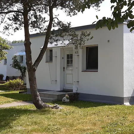 Ferienhaeuschen Kuestenwald Bei Warnemuende, Eigener Garten, Terrasse Mit Strandkorb, 400m Zum 펜션